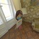 مجسم - طفلة ارتداء الكمامة - قاعدة خلفية مجسم - طفلة ارتداء الكمامة - قاعدة خلفية
