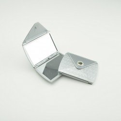 مرايا صغيرة - استايل محفظة